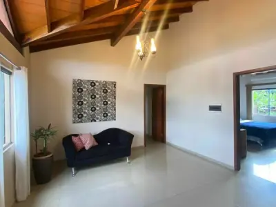 Casa à venda no bairro San José, Ciudad del Este 3