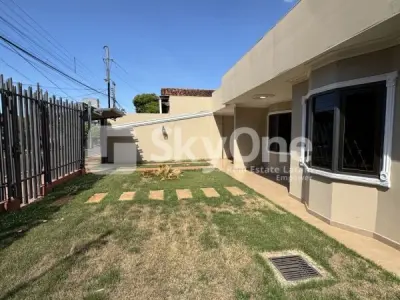 Casa en venta en barrio San Lucas, Ciudad del Este — 3 dormitorios 4