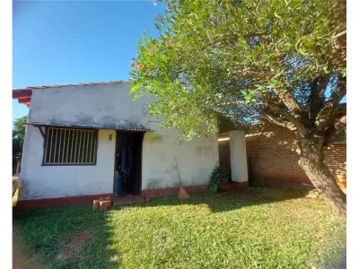Casa en venta en barrio San Miguel, Caacupé 2