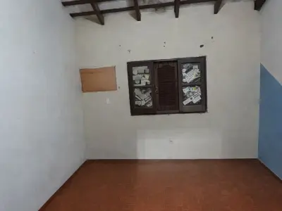 House for sale in Barrio San Vicente, Asunción 4