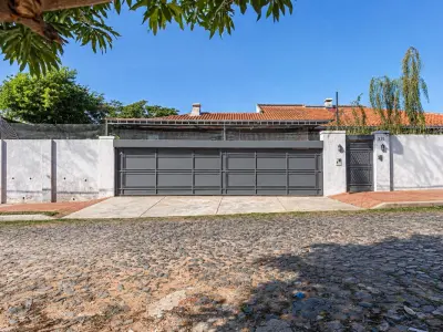 House for sale in Bella Vista, Asunción 4