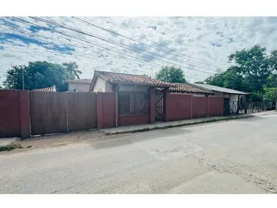House for sale in Bella Vista, Asunción 2