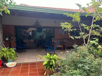 Casa à venda no Bo. Santa Rosa, Asunción 3