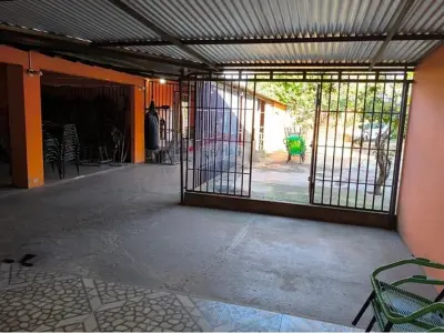 Casa à venda em Caacupé, bairro Buena Vista 4