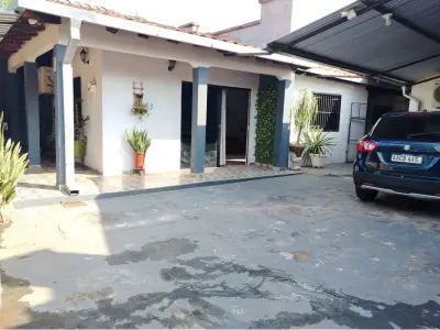 Casa à venda em Caacupé Centro com 5 dormitórios 3