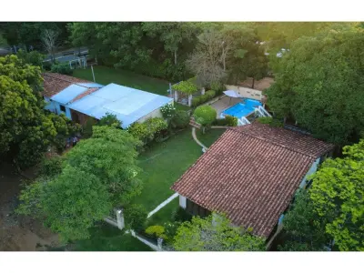 Casa à venda em Caacupé com 5 dormitórios e piscina 4