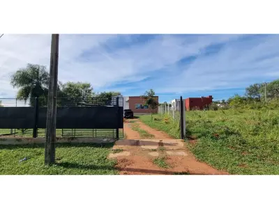 Casa à venda em Caacupé com amplo terreno 2