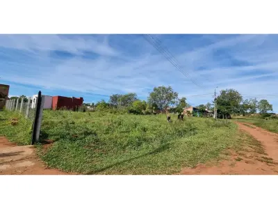 Casa à venda em Caacupé com amplo terreno 4