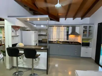 Casa en venta en Caacupé con piscina y quincho 2
