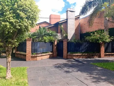 Casa à venda em Cambyretá com 5 quartos e piscina 2