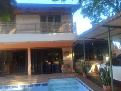 Casa à venda em Cambyretá com piscina e jardim 4