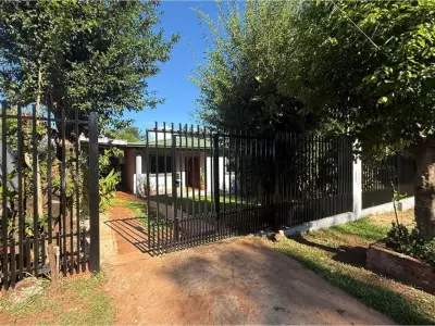 Casa à venda em Cambyretá, Itapúa, com quincho 3