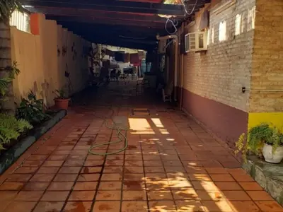 Casa en venta en Campo Grande, Luque, con piscina 4