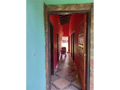 Casa à venda em Cañadita, Itauguá 3