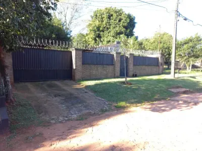 Casa en venta en Capiata, barrio Santa Rita – 360 m² de terreno 2
