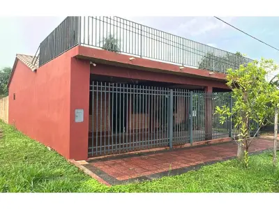 Casa en venta en Capiatá con amplio patio 3