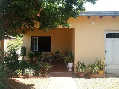 Casa en venta en Capiatá con amplio terreno 3