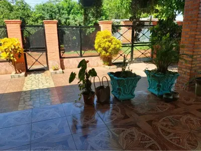 House for sale in Capiatá with large lot 3