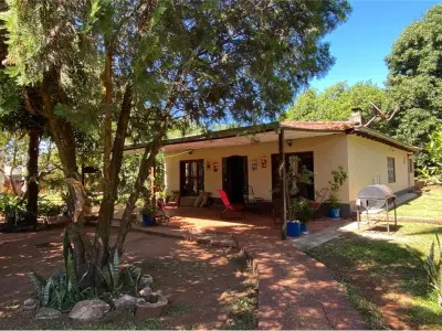 Casa en venta en Capiatá con amplio terreno 4