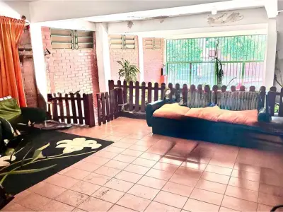Casa à venda em Carlos Antonio López, Encarnação 2