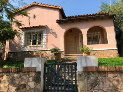 Casa en venta en Ciudad Nueva, Asunción — 4 dormitorios, zona Embajada de Brasil 2