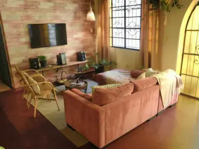 Casa en venta en Ciudad Nueva, Asunción — 4 dormitorios, zona Embajada de Brasil 4