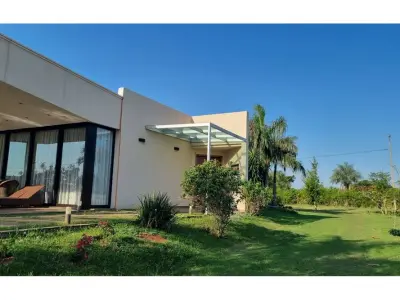 Casa à venda no Club de Campo Agua Vista, San Juan del Paraná 3