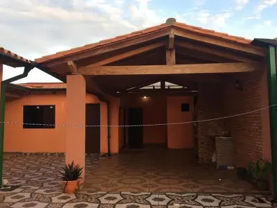 Casa à venda em Colonia Thompson, Ypané 3
