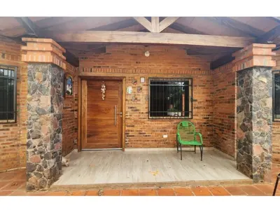 Casa à venda em Costa Fleitas, Areguá 3