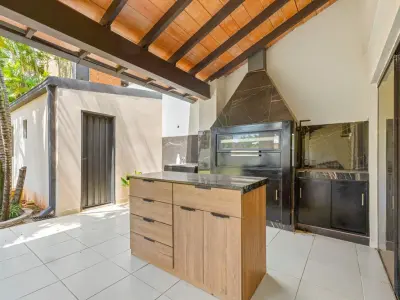 Casa à venda no Cuarto Barrio, Luque 4