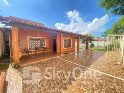 Casa en venta en Don Bosco, Ciudad del Este — 5 dormitorios 3