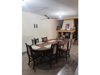 Casa en venta en el barrio Nazareth, Asunción 3