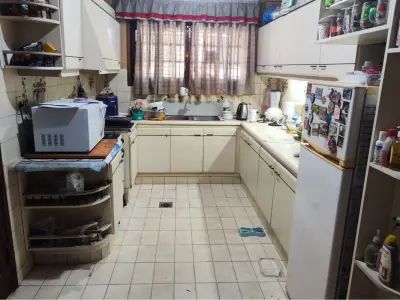 Casa en venta en el barrio Nazareth, Asunción 4