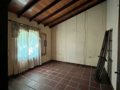 Casa en venta en el centro de Emboscada, Cordillera 3