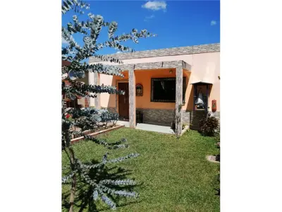 Casa à venda em Encarnación, Itapúa 3