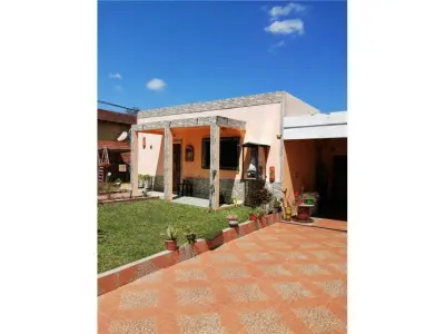 Casa à venda em Encarnación, Itapúa 4
