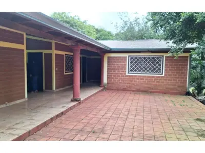 Casa à venda em esquina, bairro Arroyo Pora, Cambyretá 3