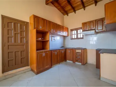 House for sale on corner with commercial space in Villa Elisa 4