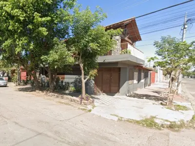 Casa à venda em esquina no Barrio Itay, Assunção 4