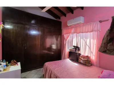 Casa en venta en esquina en Barrio San Miguel 4