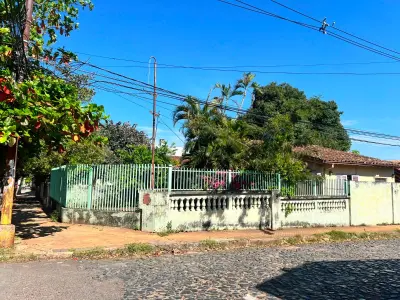 Casa à venda em esquina no bairro Vista Alegre, Assunção 4