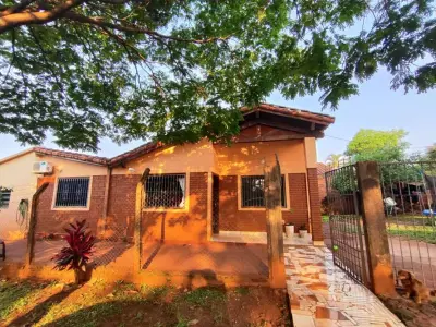 Casa à venda em esquina em Cambyretá, Barrio Los Maestros 4