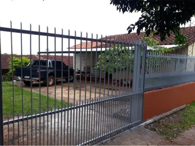 Casa en venta en esquina en el Barrio San Pedro, Encarnación 4