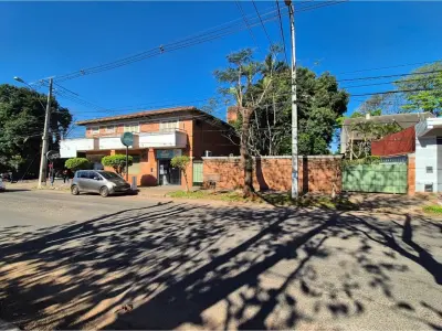 House for sale on a corner in Fernando de la Mora 3