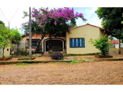 House for sale on a corner in Pa'i Ñu, Ñemby 4