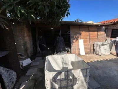 Casa à venda em esquina no Tercer Barrio, Luque 3