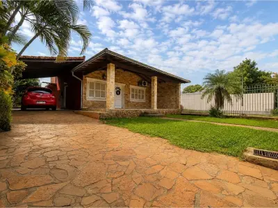 House for sale on corner opposite Colegio Kuarahy, Ñemby 2