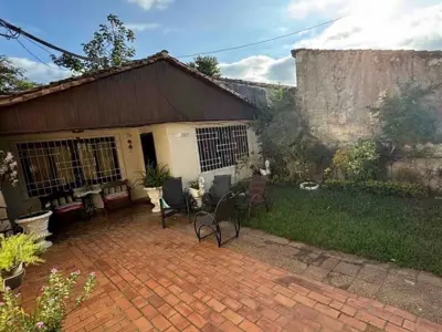 Casa en venta en Fernando de la Mora, Central 3