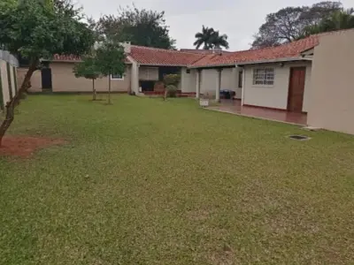 Casa à venda em Fernando de la Mora com 5 dormitórios 4