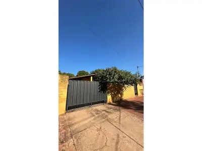 Casa à venda em Fernando de la Mora com jardim e garagem 3